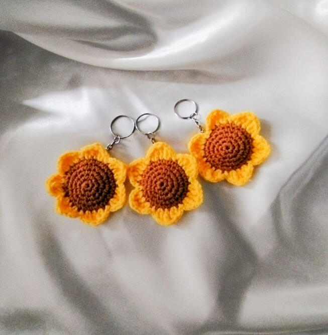 Sunflower Keychain - Php60